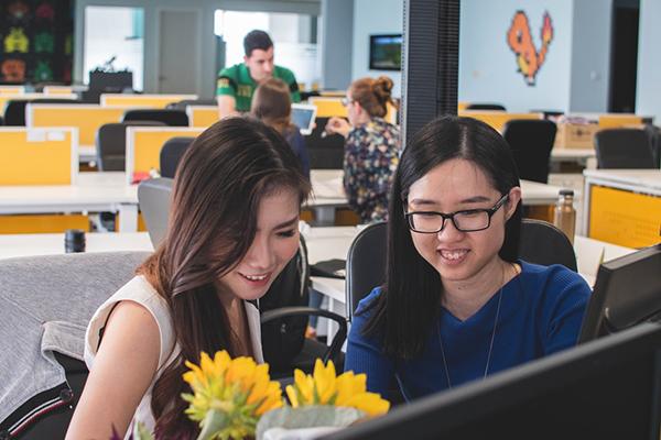 10 Interesting Workplace Customs From Around The Globe - Career FAQs